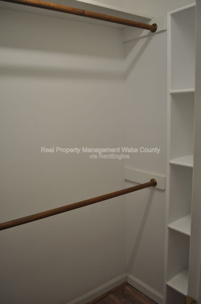 Building Photo - 2120 Leadenhall Way