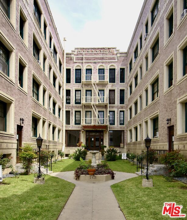 Building Photo - 2121 James M Wood Blvd