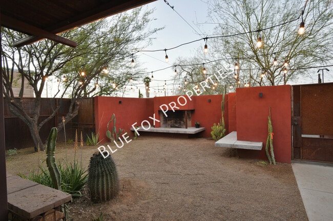 Building Photo - 1150 E 15th St