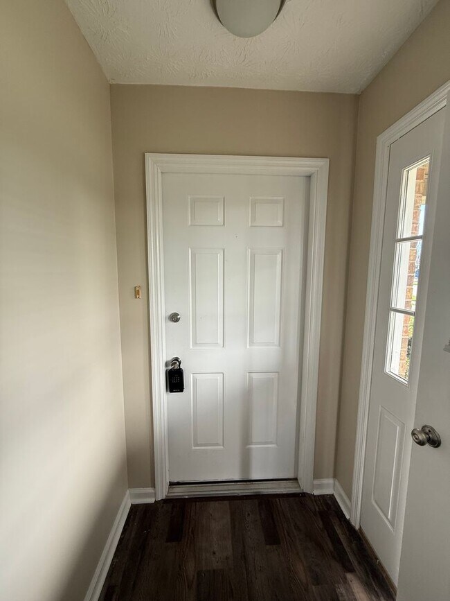 Building Photo - 2 Bedroom, 1 Bathroom in Nicholasville!