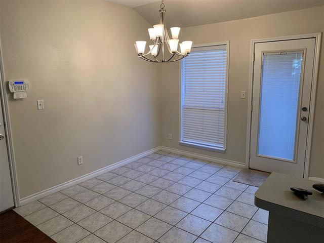 Building Photo - 827 Savage Dr