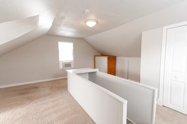 Building Photo - 223 E Pennview Ave