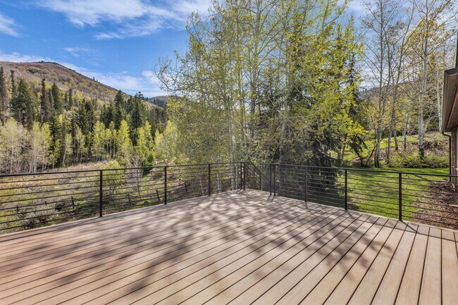 Building Photo - Pinebrook Luxury Remodeled Home