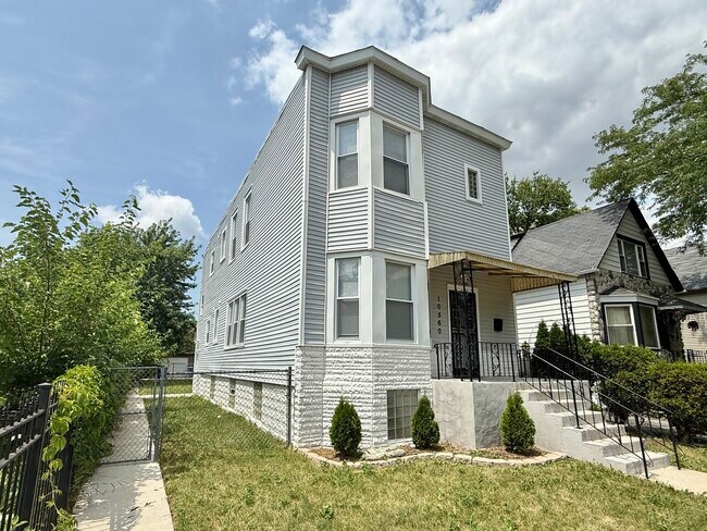 Building Photo - 10560 S Lafayette Ave