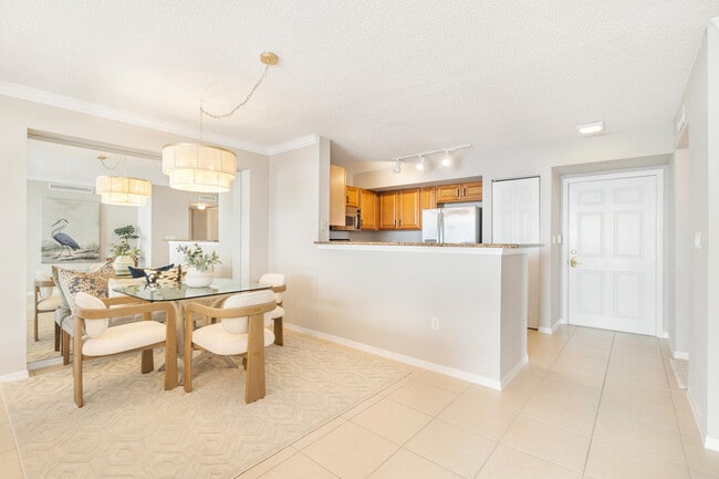 Building Photo - 1801 N Flagler Dr