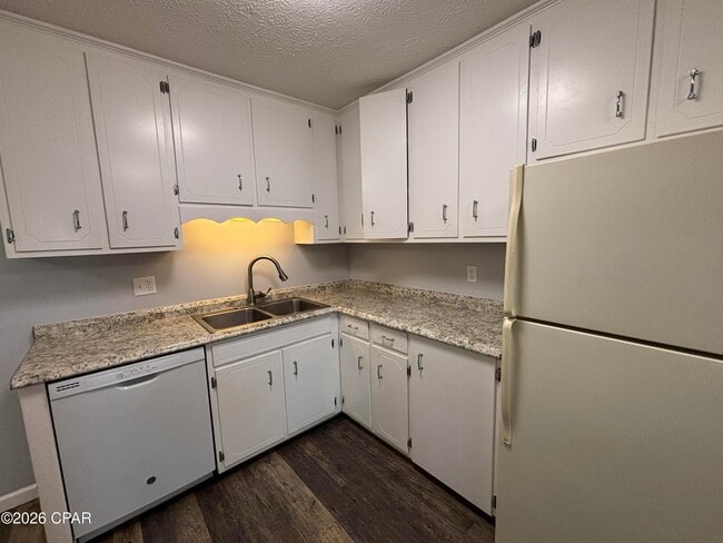 Building Photo - 4123 W 22nd St