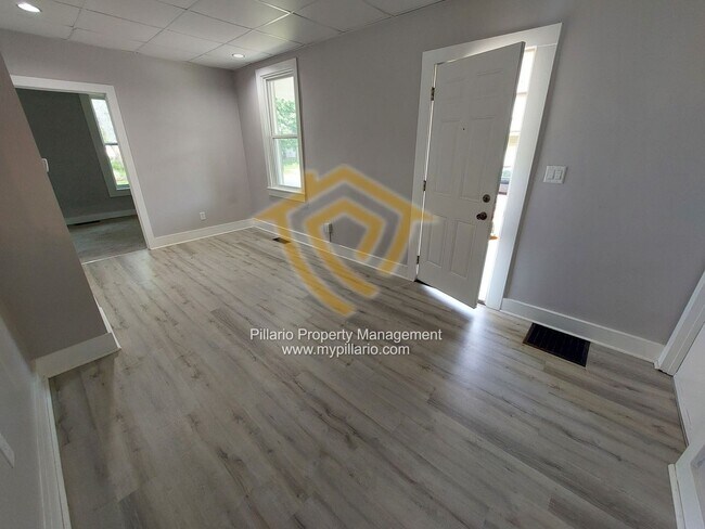 Building Photo - 631 Second Street