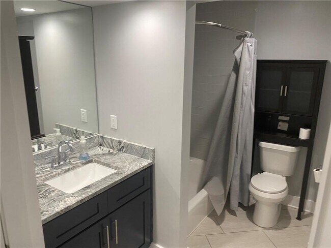 Building Photo - 3117 Colonial Way