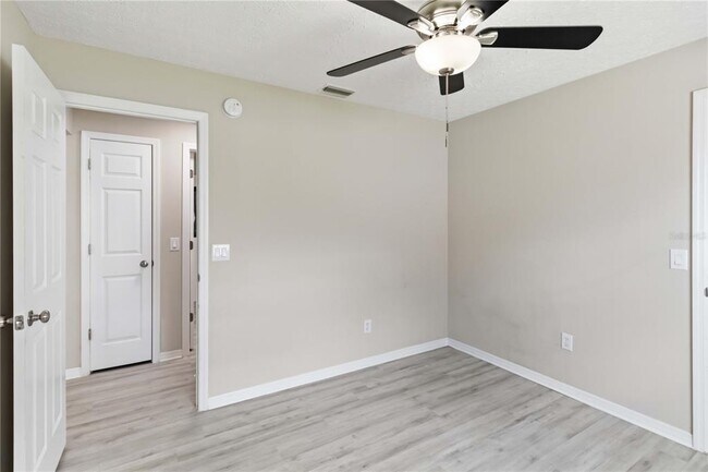 Building Photo - 2110 Laindale Pl