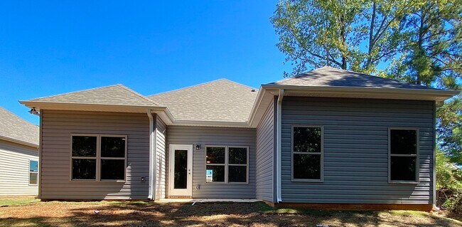 Building Photo - Home for Rent in Weaver AL... Available to View with 48 Hour Notice!!!