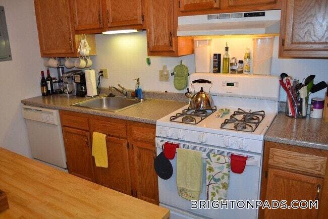 Building Photo - 17 Cummings Rd