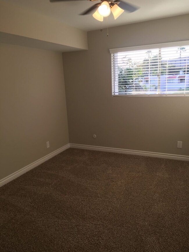 Building Photo - 859-861 Mola Vista Way