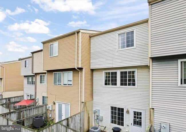 Building Photo - 1654 Devil Ln