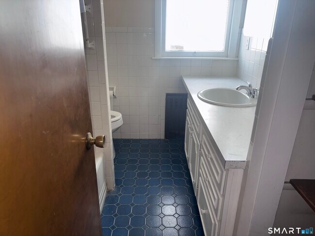 Building Photo - 428 Central Ave