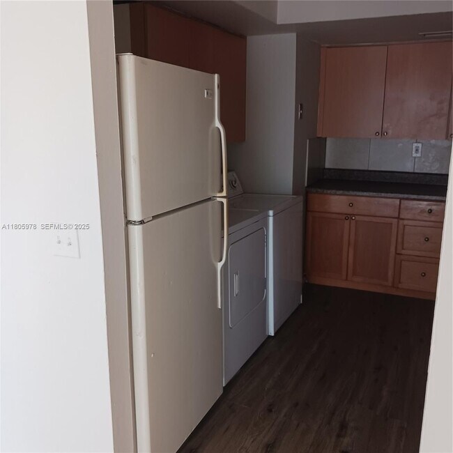 Building Photo - 5906 NW 21st St