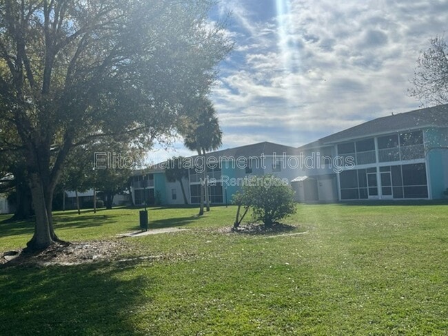 Building Photo - 1735 6th Ave