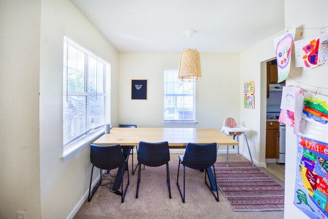 Building Photo - Adorable Single Family House in West Ashley