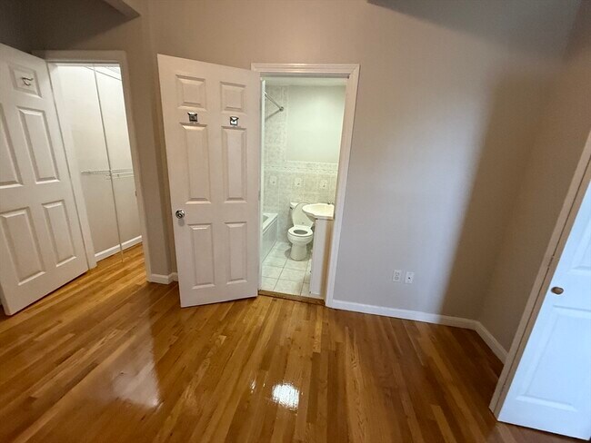 Building Photo - 15 Adams St