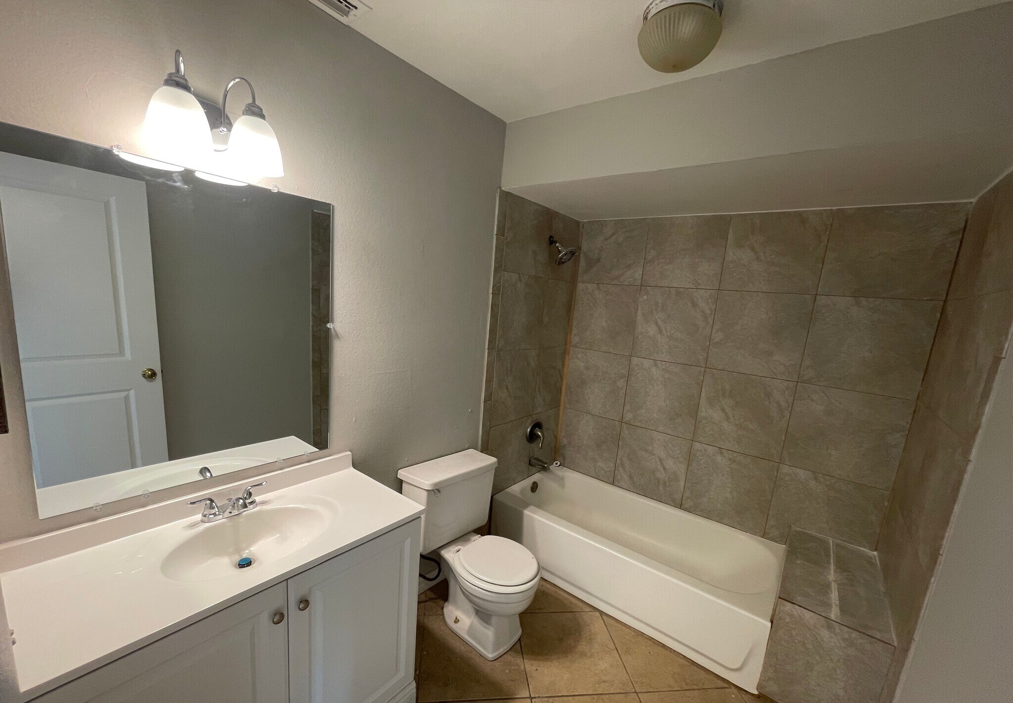 Building Photo - 17419 Dumont Dr