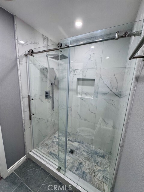 Building Photo - 1127 E Del Mar Blvd