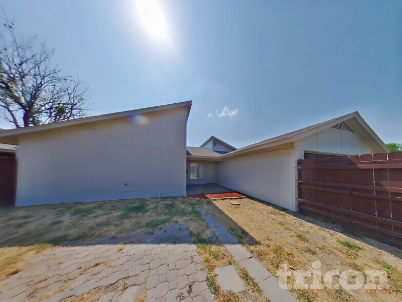 Building Photo - 725 Villa Ridge Dr