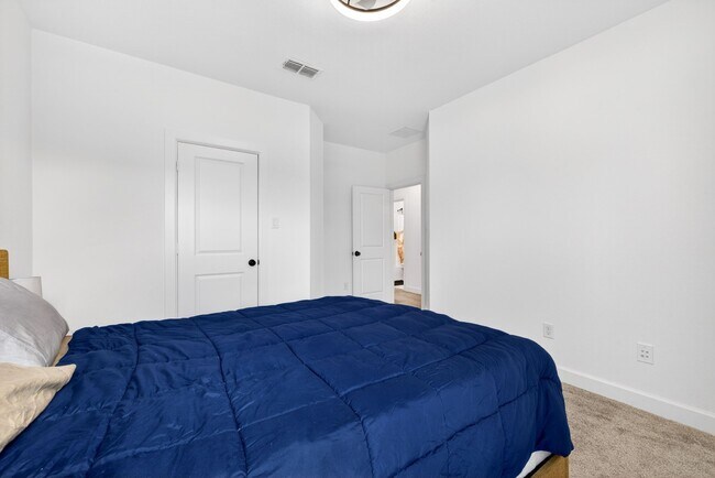 Building Photo - 1514 Park Path Dr
