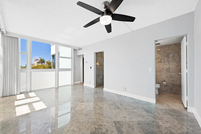 Building Photo - 3003 Terramar St