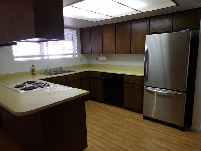 Building Photo - 55+ ADULT COMMUNITY