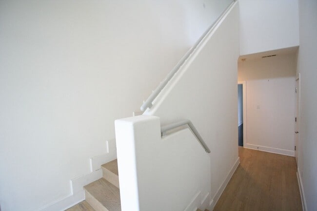 Building Photo - 3532 Cedarplaza Ln
