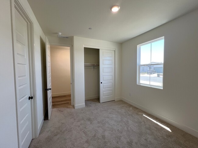 Building Photo - 8234 Violet Rose Ct