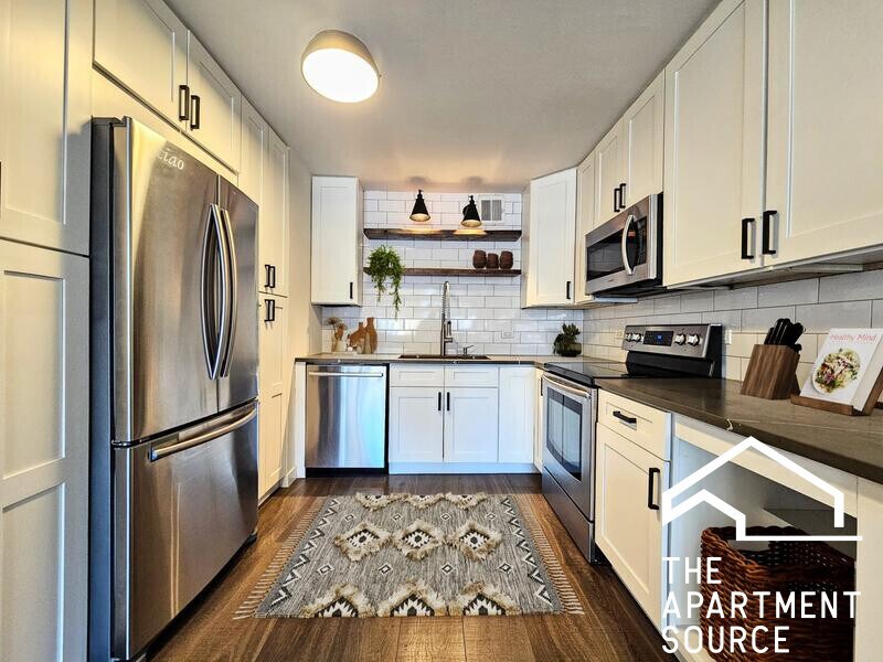 Building Photo - 1344 N Dearborn St