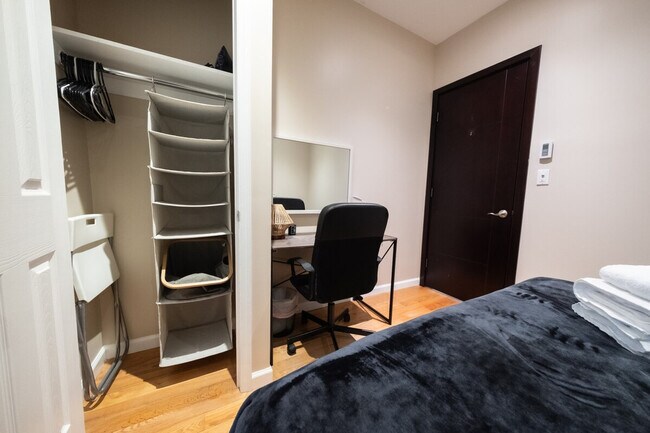 Building Photo - 5 W 101st St