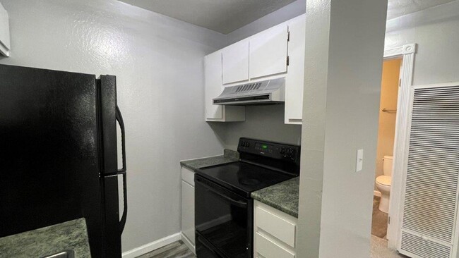 Building Photo - Walnut Creek! 1 bedroom 1 bathroom, Walk t...