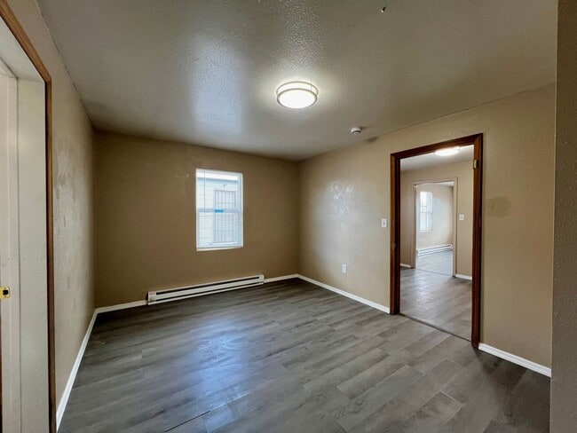 Building Photo - C914