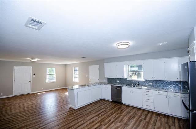 Building Photo - 104 Cole St