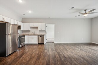 Building Photo - Spacious 2 Bed / 2 Bath with Patio – St. James Place, New Albany