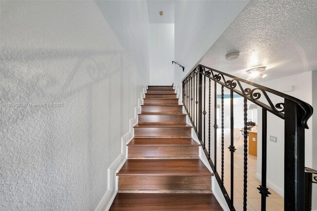 Building Photo - 2814 SW 27th St