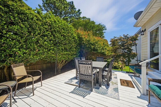 Building Photo - 1177 Treefern Dr