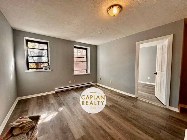 Primary Photo - 1407 Chapel St