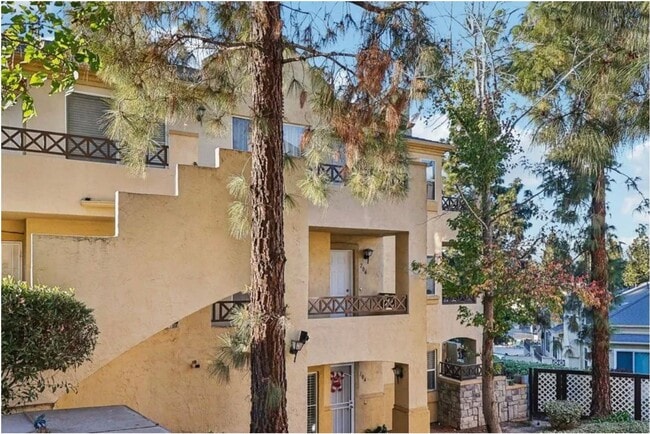 Primary Photo - Charming 3BD/2BA Townhouse in Chula Vista ...