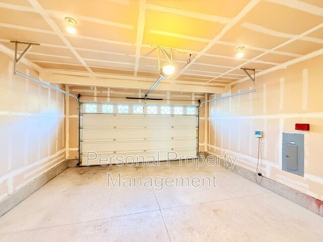 Building Photo - 3344 NW 47th Dr