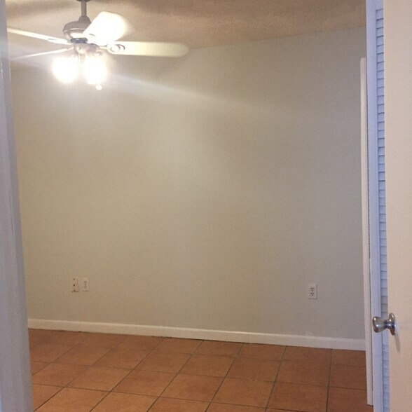 Building Photo - 7832 Collins Ave