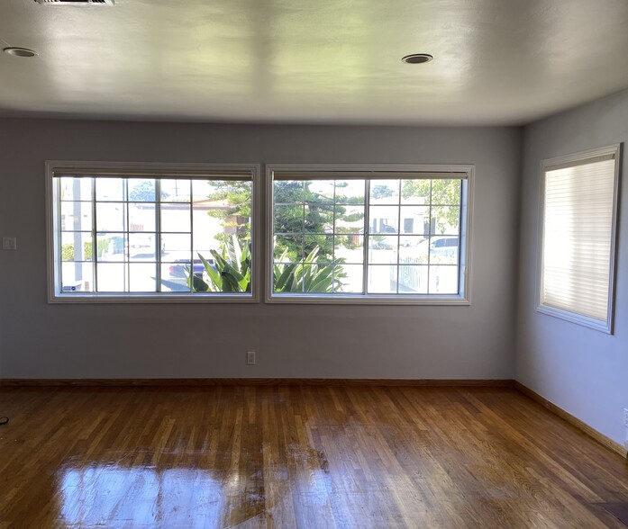 Living room - 12444 Hammack St