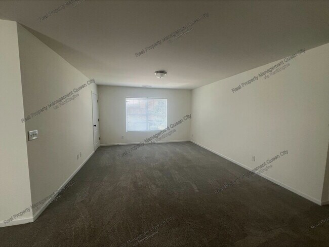 Building Photo - 14334 Lunenburg Ln