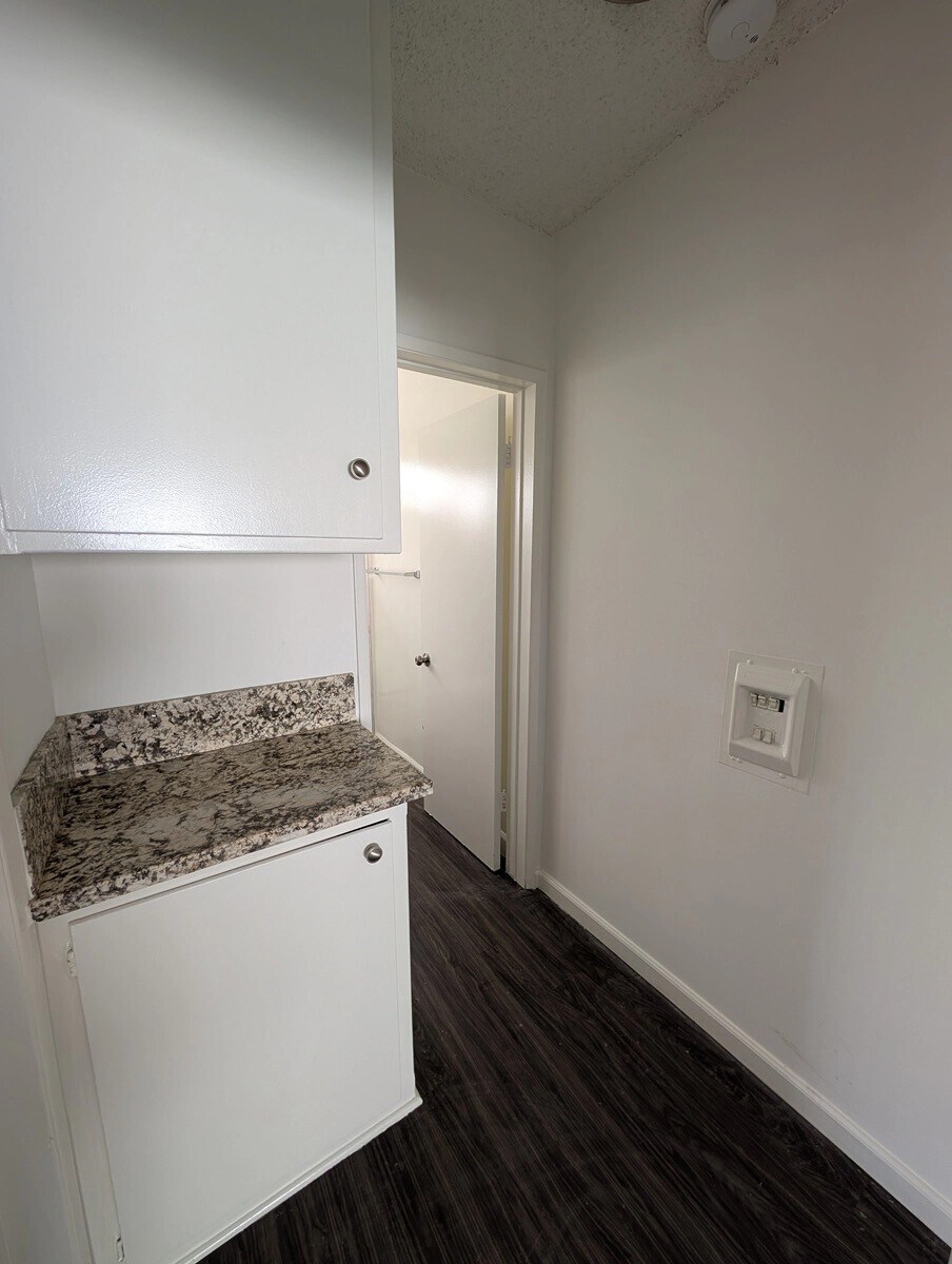 Building Photo - 12716 Venice Blvd.