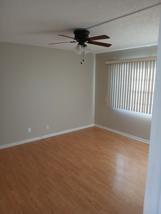 Building Photo - 4700 Lucerne Lakes Blvd