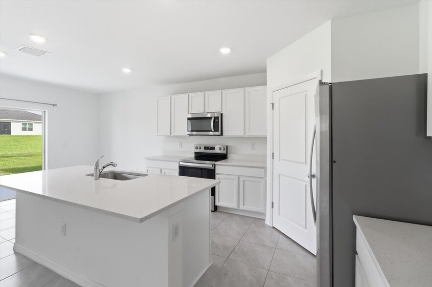 Building Photo - 35515 Mahwah Ave