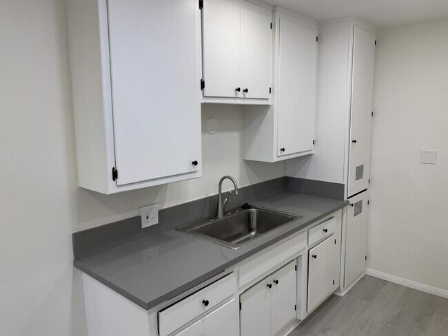 Building Photo - 13834 Christine Dr