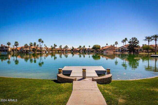 Building Photo - Stunning and spacious Portofino condo at Lakewood.
