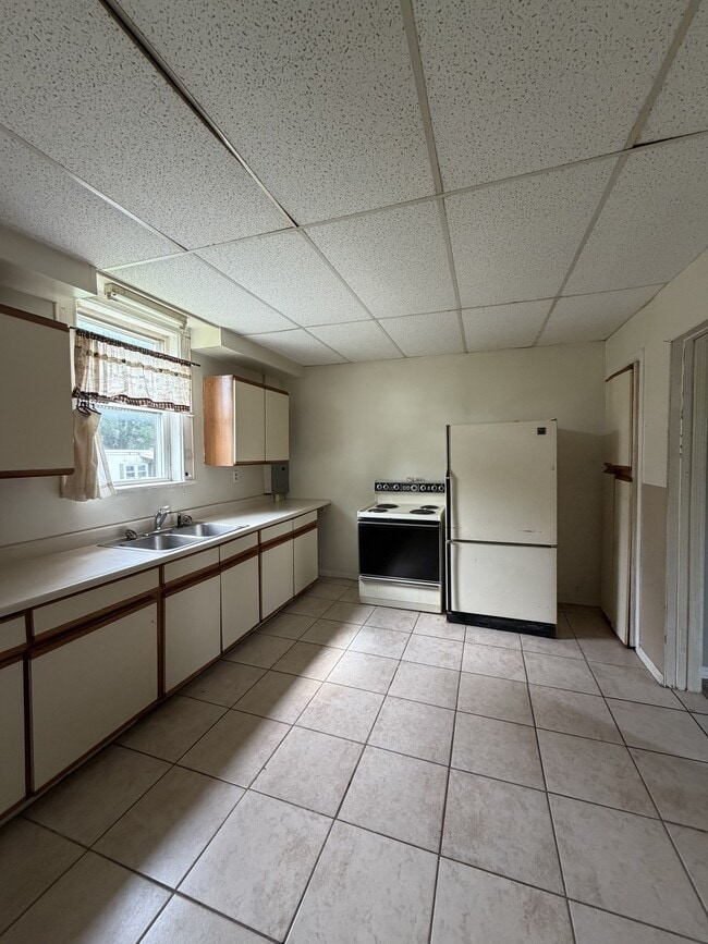 Building Photo - 2237 Bingham